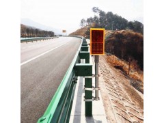 雾天公路行车安全诱导设备厂家 智能太阳能尾迹雾灯价格图2